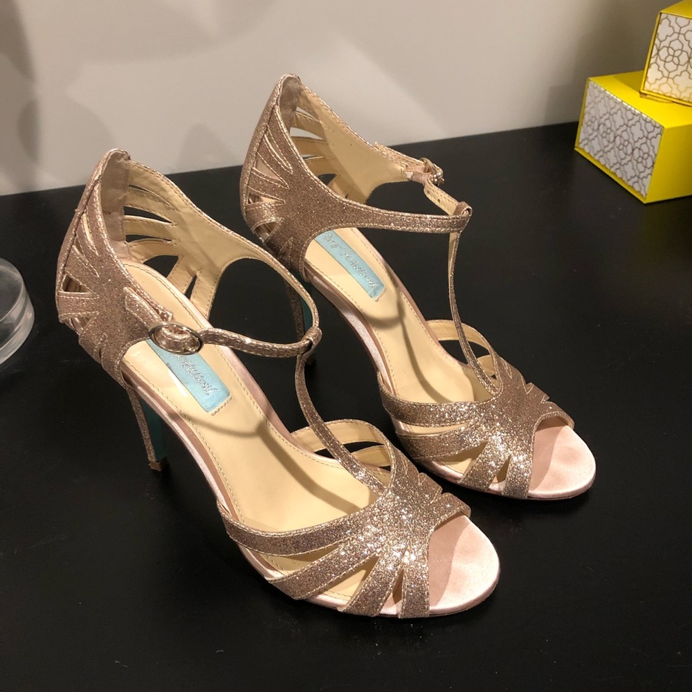 Betsy Johnson gold glitter heels